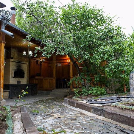 Guest House In غيومري المظهر الخارجي الصورة
