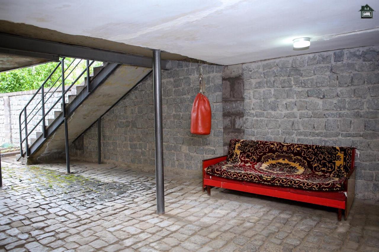 Guest House In غيومري المظهر الخارجي الصورة