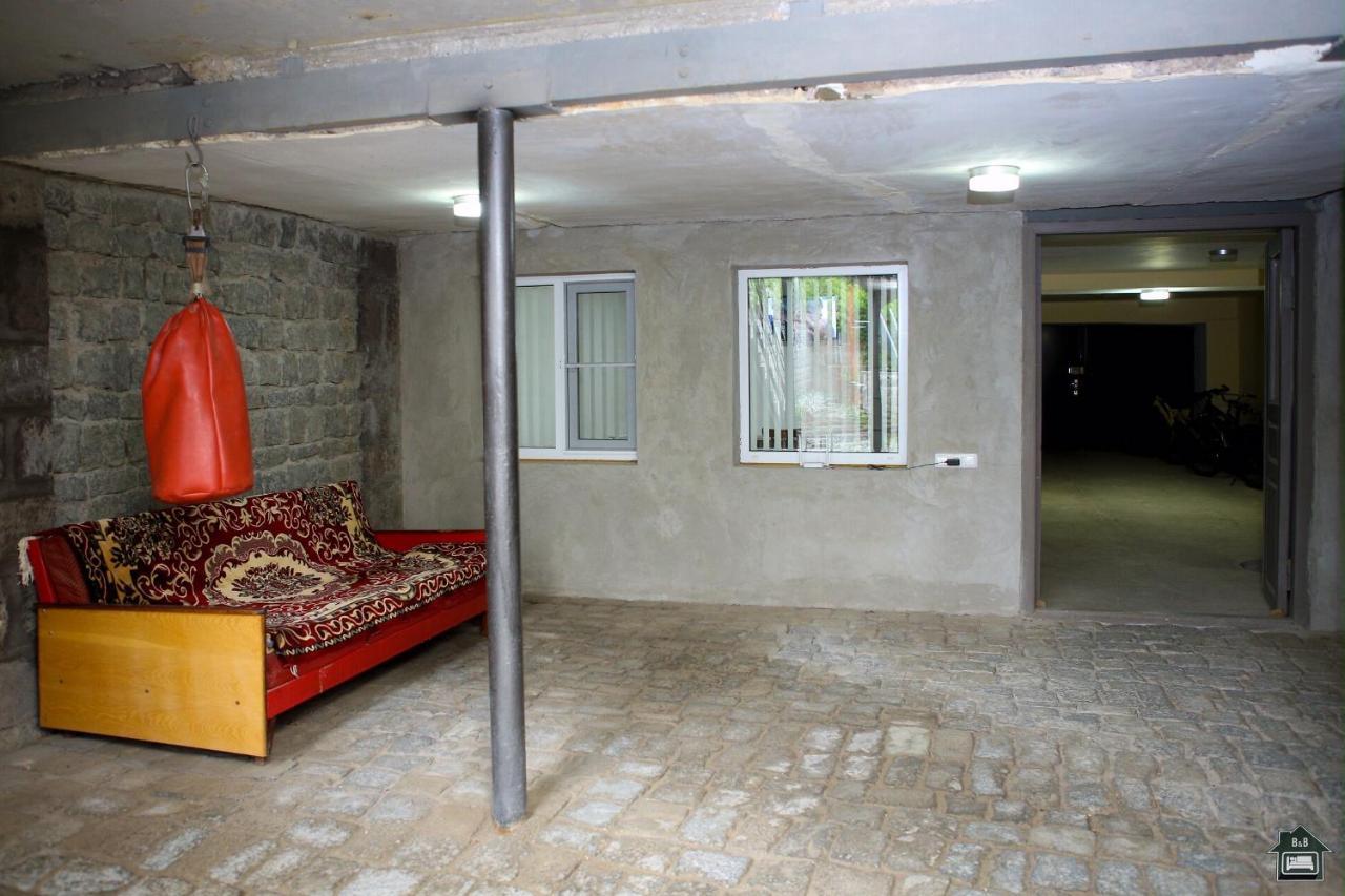 Guest House In غيومري المظهر الخارجي الصورة